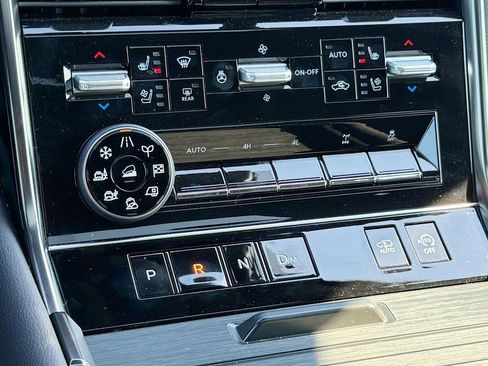 Used 2025 Nissan Armada PRO-4X w/ Pro-4X Premium Package image 28