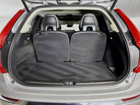 Certified 2025 Volvo XC90 B5 Core image 27