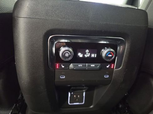 Used 2025 GMC Yukon XL Denali AWD/4WD image 24