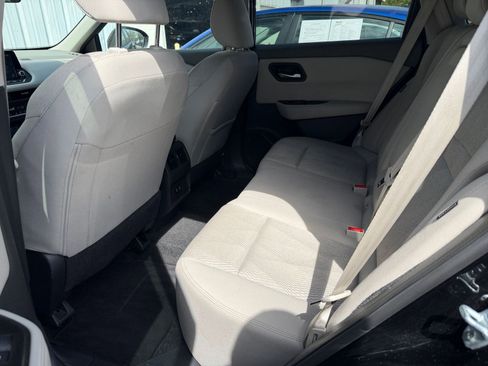 Used 2025 Nissan Rogue SV FWD image 28