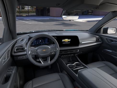 New 2027 Chevrolet Traverse LT w/ Driver Confidence Package FWD image 15