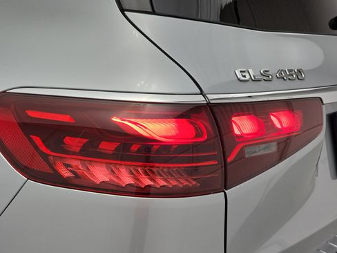 Certified 2026 Mercedes-Benz GLS 450 4MATIC image 36