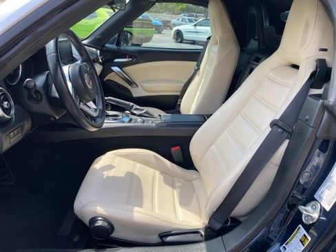 Used 2018 FIAT 124 Spider Lusso image 16