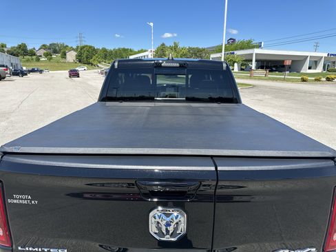 Used 2024 RAM 1500 Limited AWD/4WD image 9