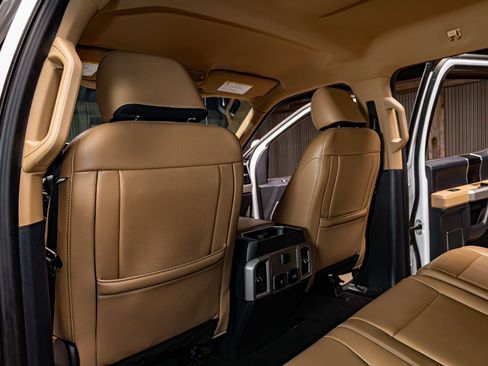 Used 2022 Ford F450 Lariat w/ FX4 Off-Road Package image 23