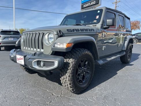 Used 2018 Jeep Wrangler Unlimited Sahara image 1