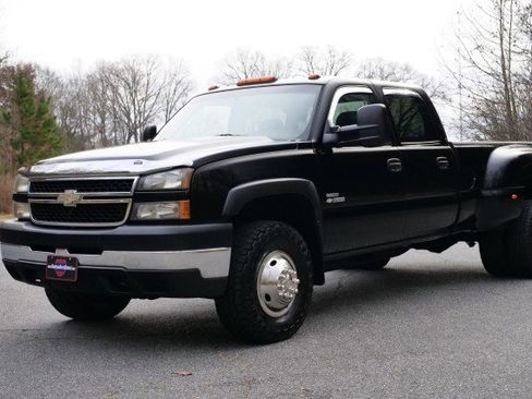 Used 2007 Chevrolet Silverado 3500 LT w/ Heavy-Duty Power Package image 6