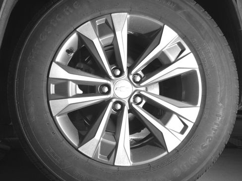 Used 2025 Chevrolet Equinox LT FWD image 14