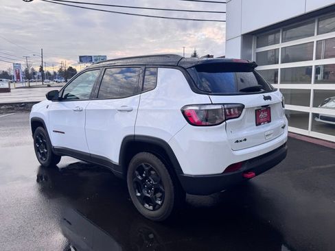 Used 2023 Jeep Compass Trailhawk AWD/4WD image 3