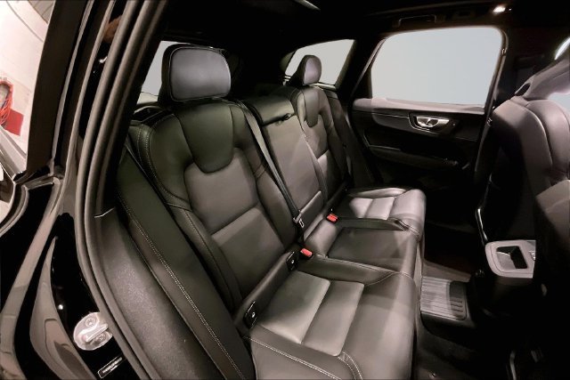 Certified 2024 Volvo XC60 T8 Ultimate AWD/4WD image 30