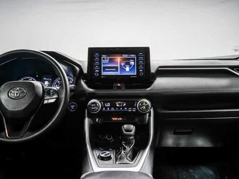 Used 2021 Toyota RAV4 XLE w/ Carpet Mat Package (TMS) image 13