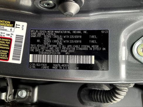 Used 2023 Toyota Highlander L FWD image 21