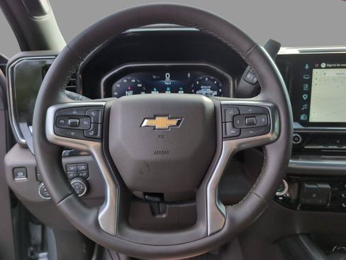 Used 2026 Chevrolet Silverado 2500 LTZ w/ LTZ Convenience Package AWD/4WD image 26