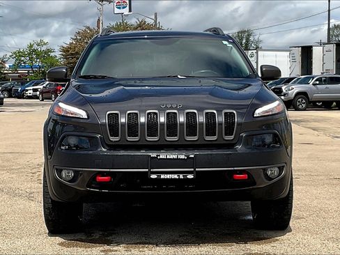 Used 2015 Jeep Cherokee Trailhawk w/ Comfort/Convenience Group AWD/4WD image 3