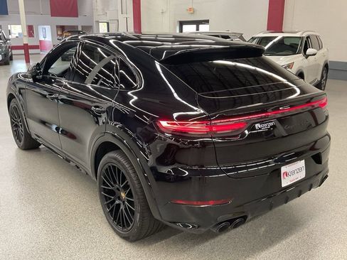 Used 2023 Porsche Cayenne GTS image 7