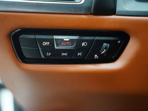 Used 2019 BMW M850i xDrive Coupe w/ Driving Assistance Package image 25