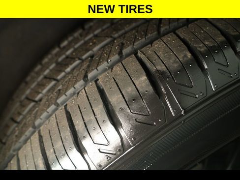 Used 2023 Chevrolet Equinox LS w/ LS Convenience Package image 5