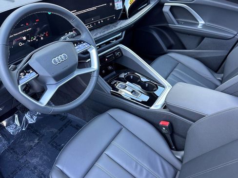 New 2025 Audi Q5 Premium image 9
