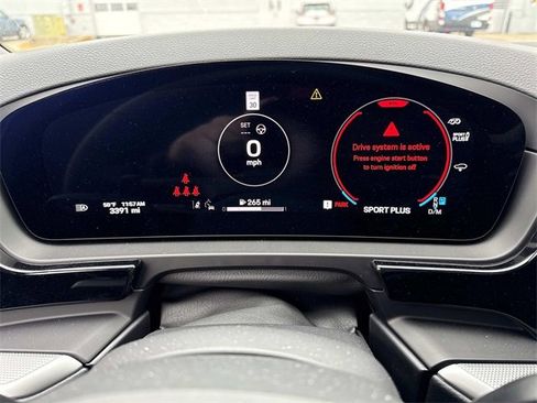 Used 2025 Porsche Cayenne S image 27