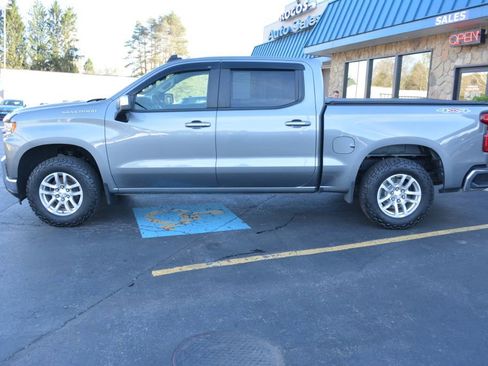 Used 2022 Chevrolet Silverado 1500 LT AWD/4WD image 5