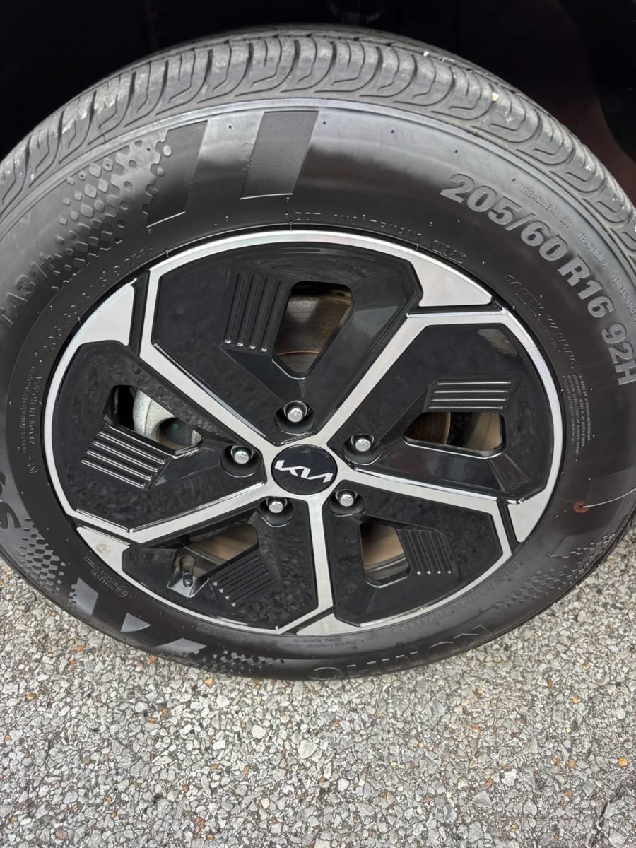 Used 2023 Kia Niro EX FWD image 22