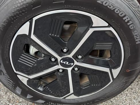 Used 2023 Kia Niro EX FWD image 22