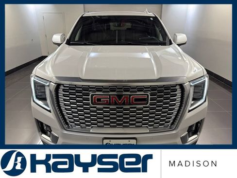 Used 2021 GMC Yukon XL Denali w/ Denali Ultimate Package AWD/4WD image 2