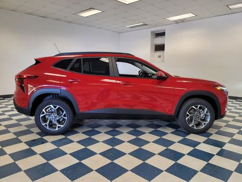 New 2026 Chevrolet Trax LT w/ Driver Confidence Package image 9