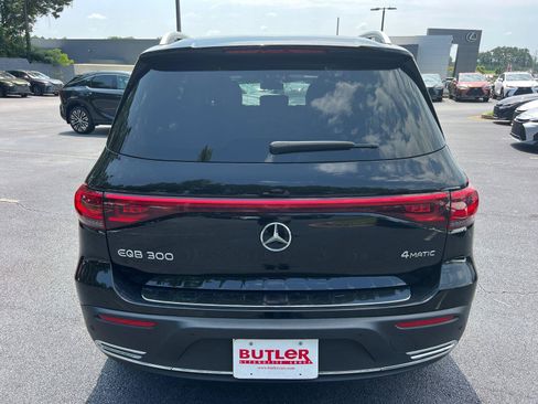 Used 2022 Mercedes-Benz EQB 300 4MATIC image 6