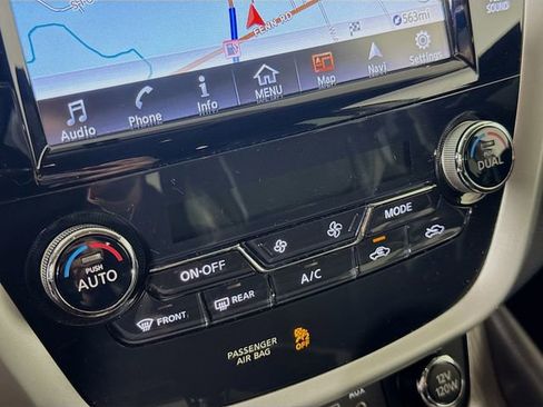 Used 2018 Nissan Murano SL image 17