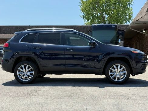 Used 2016 Jeep Cherokee Limited w/ Luxury Group AWD/4WD image 6