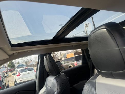 Used 2014 Jeep Cherokee Limited w/ Luxury Group image 8