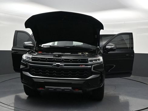 Used 2022 Chevrolet Tahoe Z71 w/ Z71 Off-Road Package AWD/4WD image 38