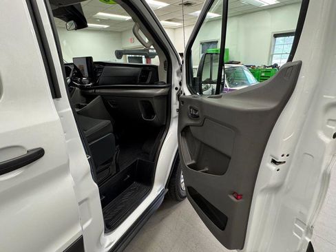 Used 2023 Ford Transit 350 XLT image 13