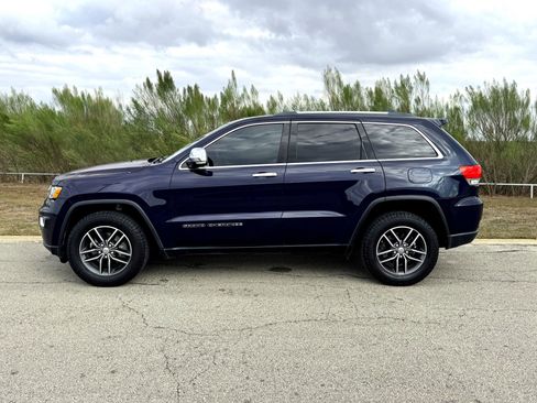 Used 2018 Jeep Grand Cherokee Limited image 10