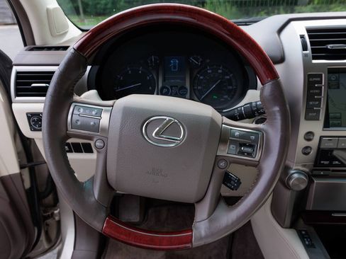 Used 2010 Lexus GX 460 w/ Comfort Plus Pkg AWD/4WD image 14
