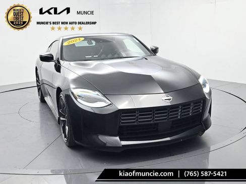 Used 2024 Nissan Z Performance w/ Floor Mat Package RWD image 2