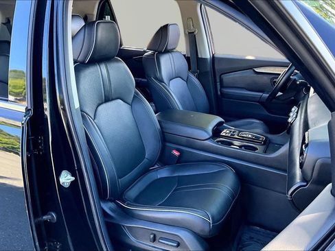 Used 2025 Honda Pilot Elite image 23