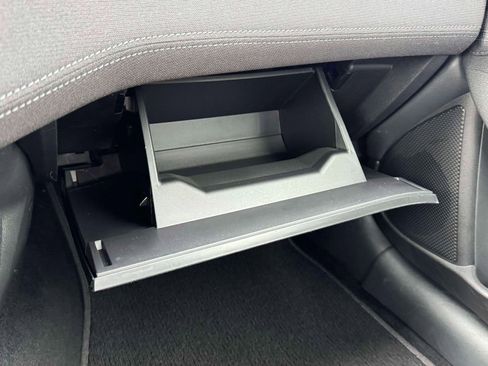 Certified 2025 Nissan Z Sport w/ Floor Mat Package image 32