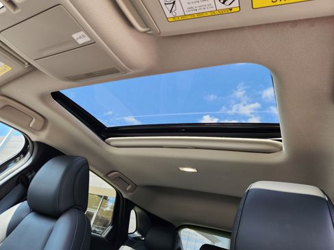 Certified 2025 MAZDA CX-30 AWD 2.5 S w/ Premium Package image 16