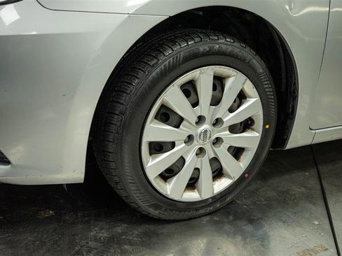 Used 2016 Nissan Sentra S image 4