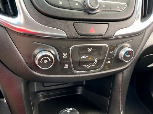 Used 2021 Chevrolet Equinox LT FWD image 32
