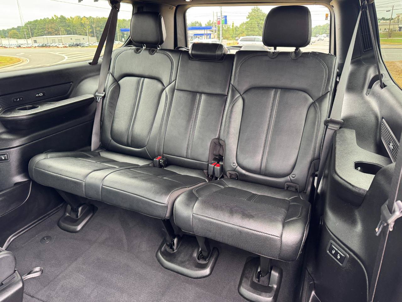 Used 2024 Jeep Wagoneer L Series II AWD/4WD image 24