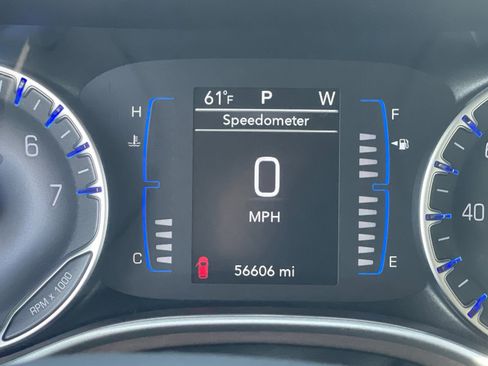 Used 2024 Chrysler Voyager LX image 30