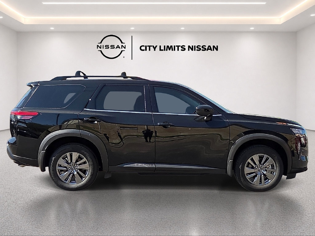 Used 2026 Nissan Pathfinder SV FWD image 5
