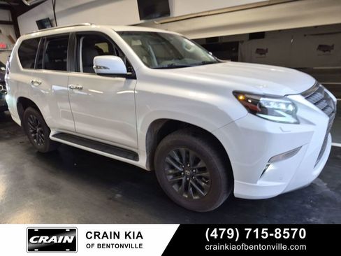 Used 2020 Lexus GX 460 Premium w/ Premium Package AWD/4WD image 2