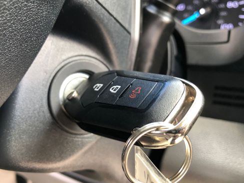 Used 2022 Ford F450 XL w/ Power Equipment Group image 27