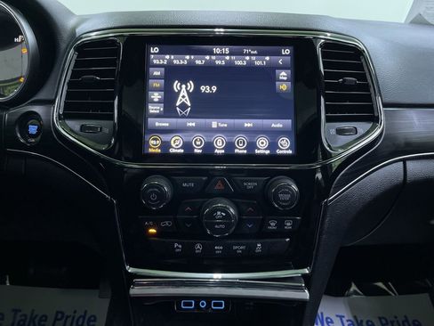 Used 2021 Jeep Grand Cherokee Limited image 22