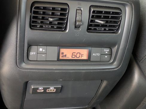 Used 2020 Nissan Pathfinder S image 16