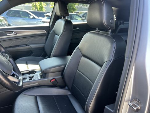 Used 2022 Volkswagen Atlas Cross Sport SEL R-Line AWD/4WD image 15